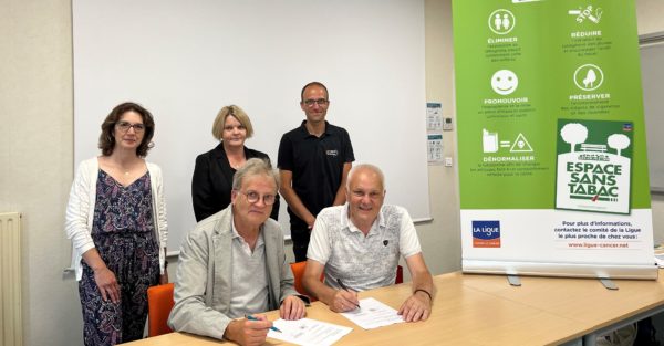 Signature de la convention Esapce san